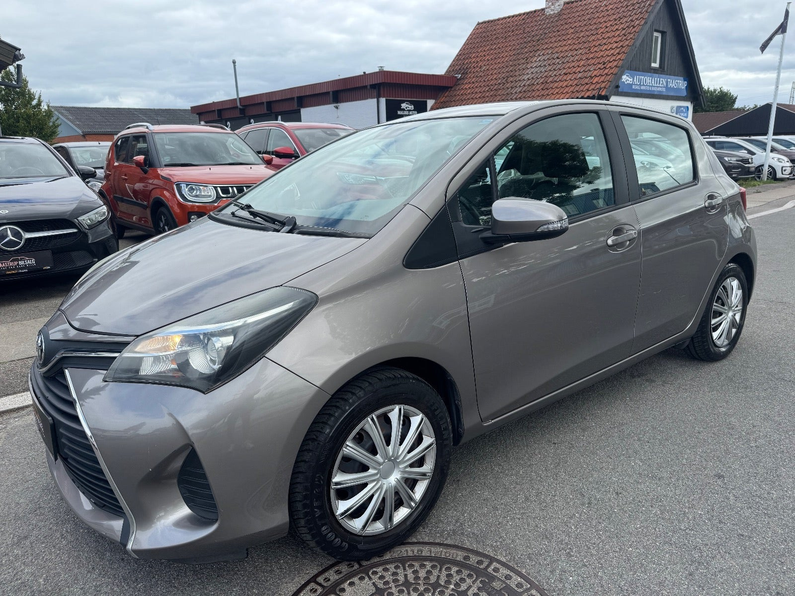 undefined Toyota Yaris fra 2015