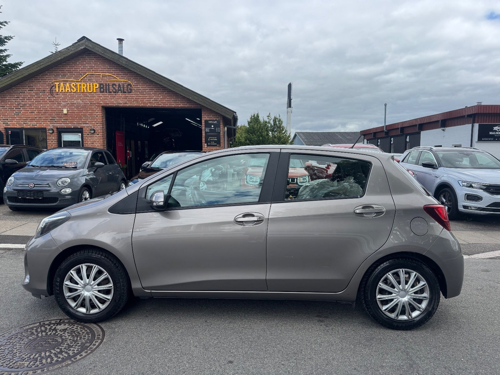 undefined Toyota Yaris fra 2015