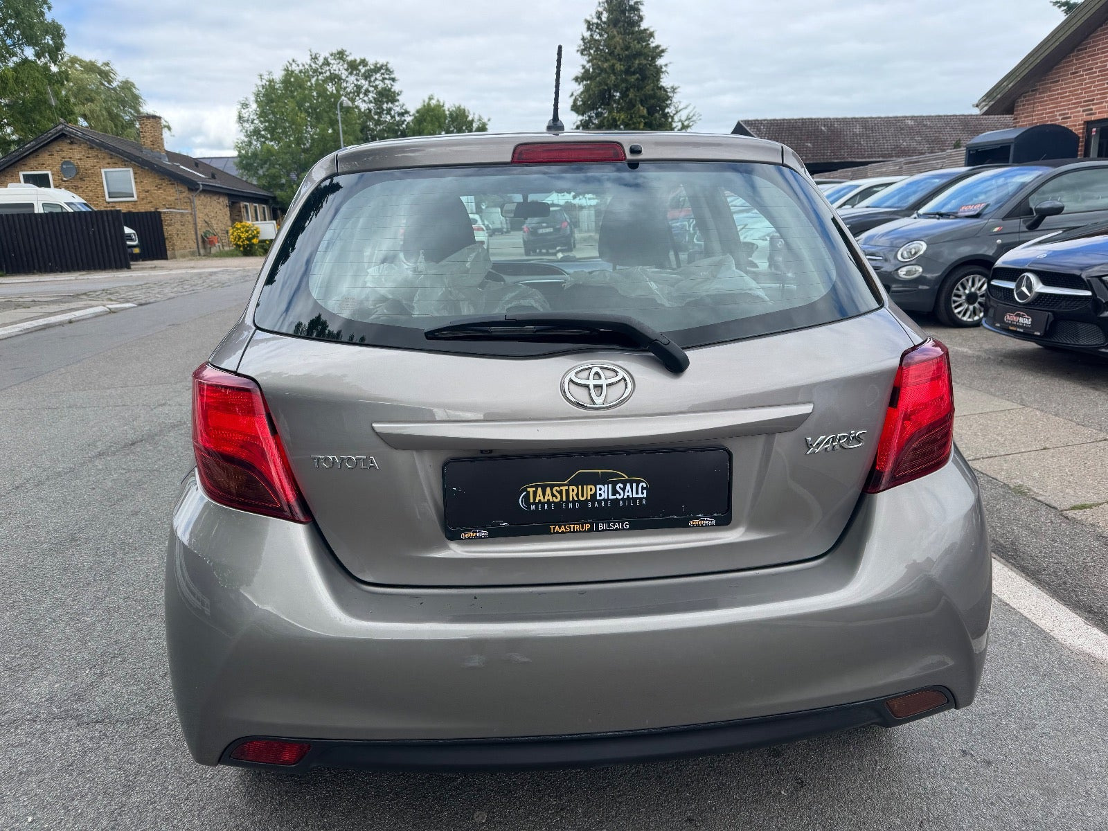 undefined Toyota Yaris fra 2015