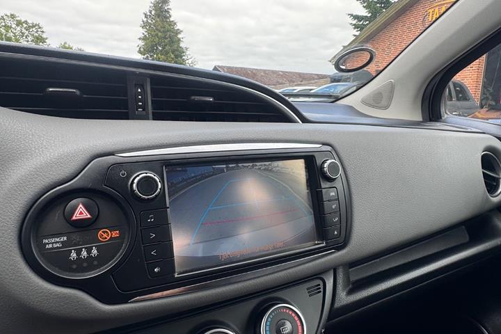 undefined Toyota Yaris fra 2015