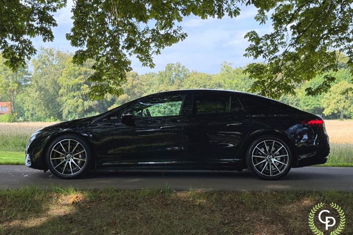 Sort Mercedes EQS450+ fra 2023