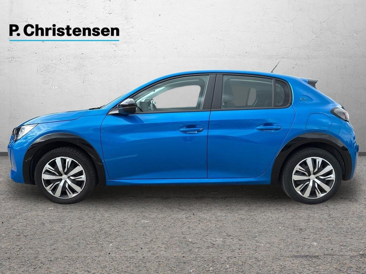 Blå Peugeot e-208 fra 2024