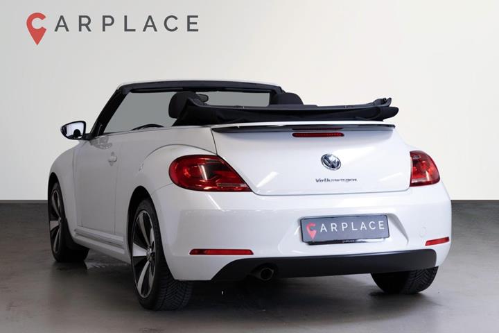 Hvid VW The Beetle fra 2015