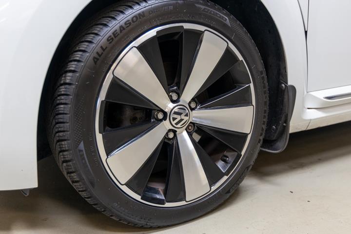 Hvid VW The Beetle fra 2015