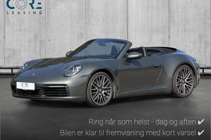 Grøn Porsche 911 Carrera 4S fra 2019 set udefra