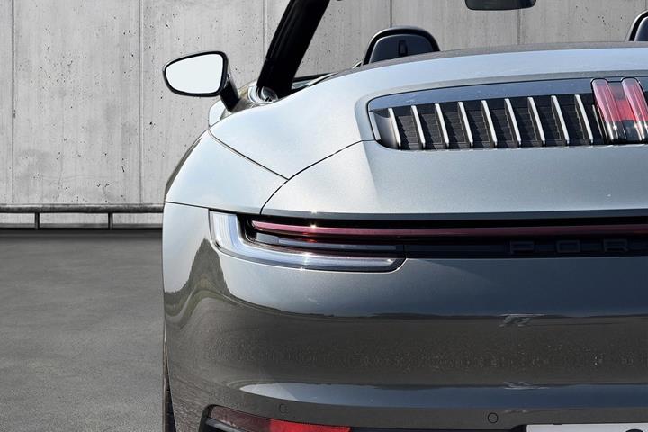 Grøn Porsche 911 Carrera 4S fra 2019