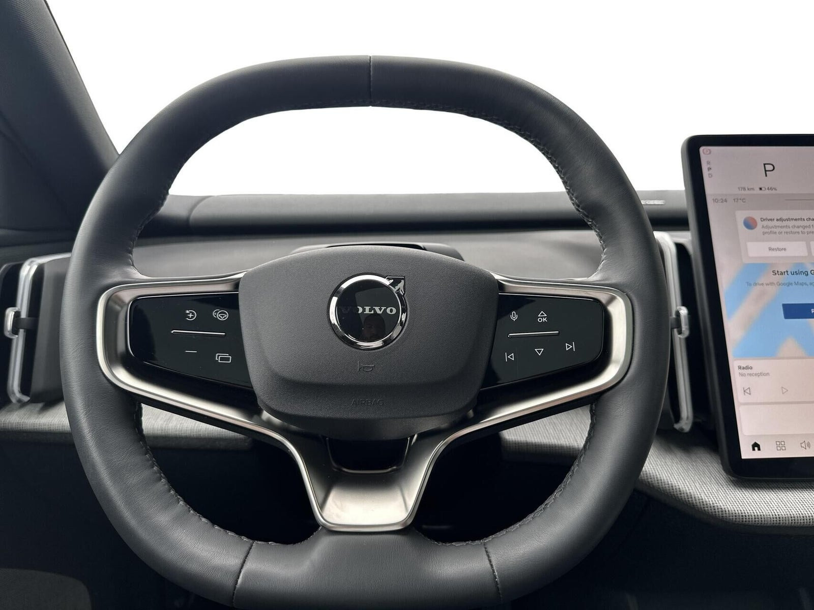 Grå Volvo EX30 fra 2024