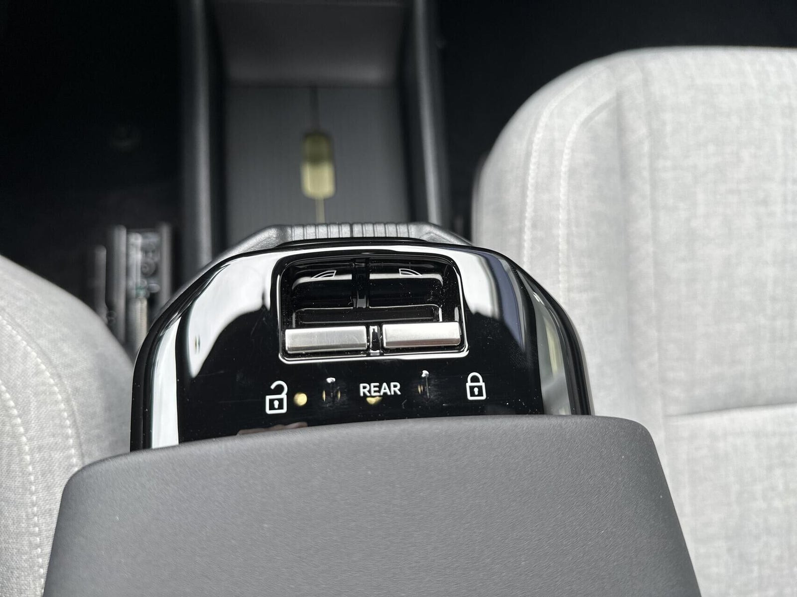 Grå Volvo EX30 fra 2024