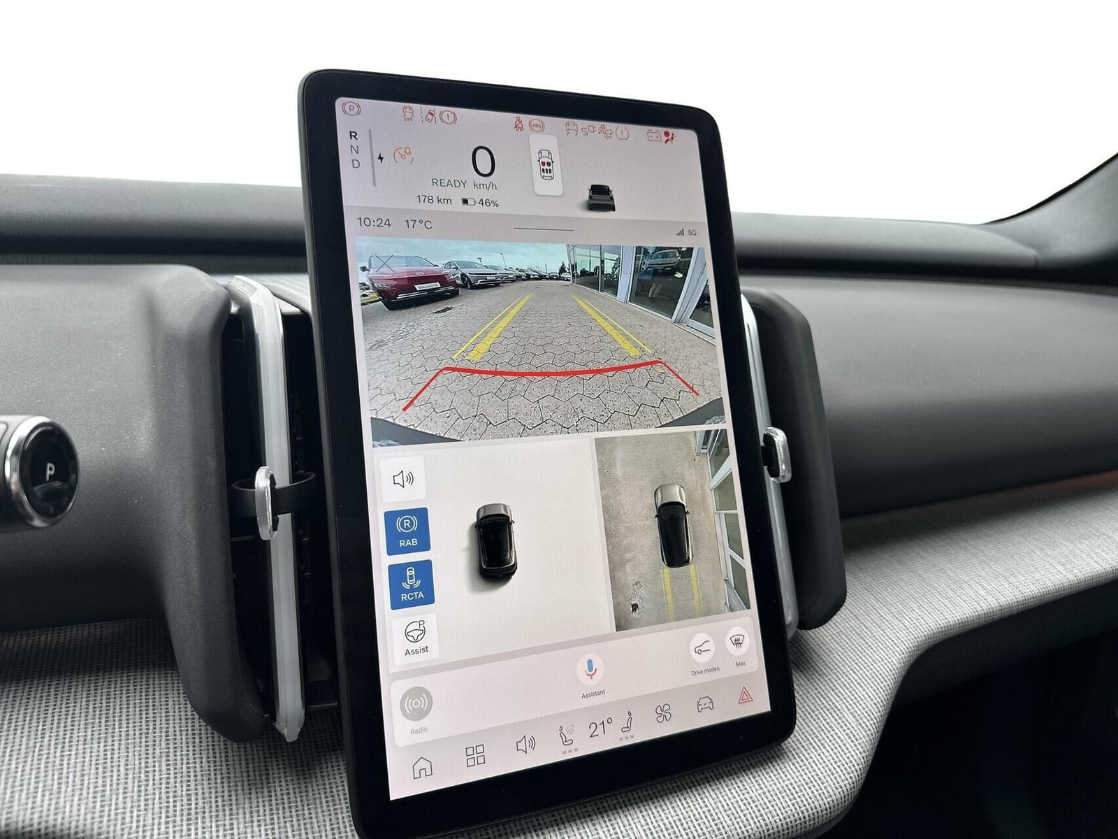 Grå Volvo EX30 fra 2024