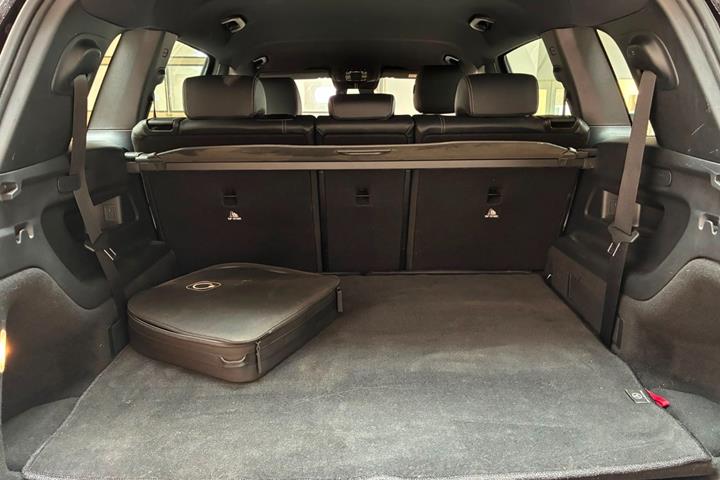 Sort Mercedes EQB250 fra 2023