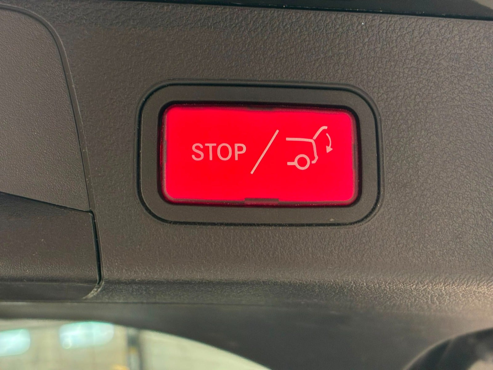 Sort Mercedes EQB250 fra 2023