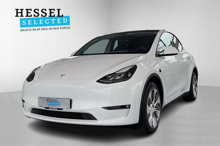 Hvid Tesla Model Y fra 2022