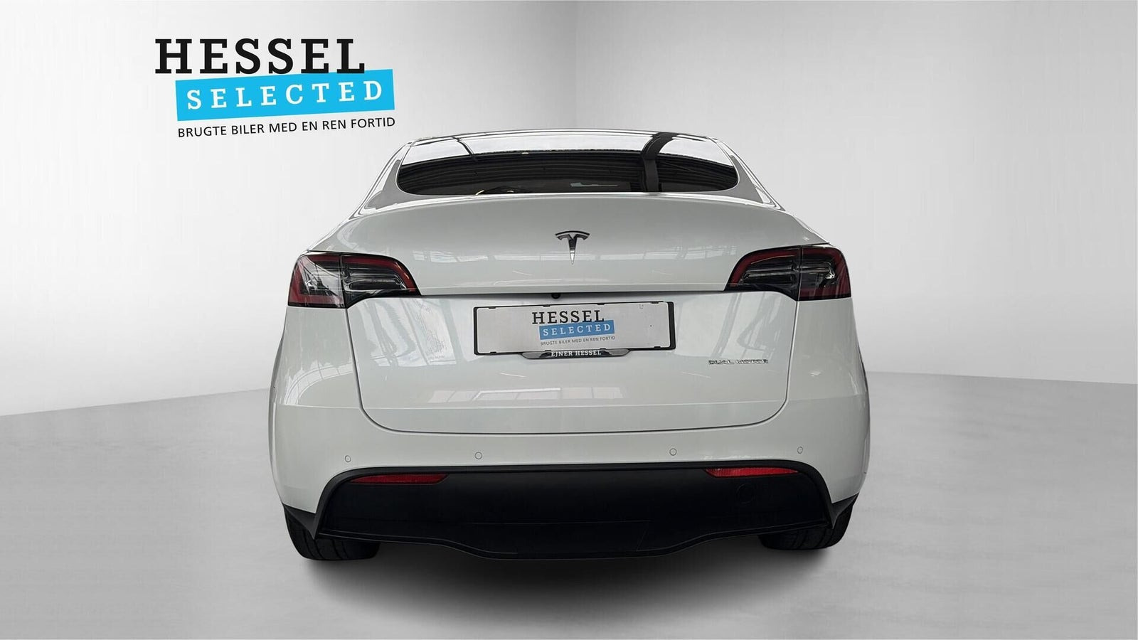 Hvid Tesla Model Y fra 2022