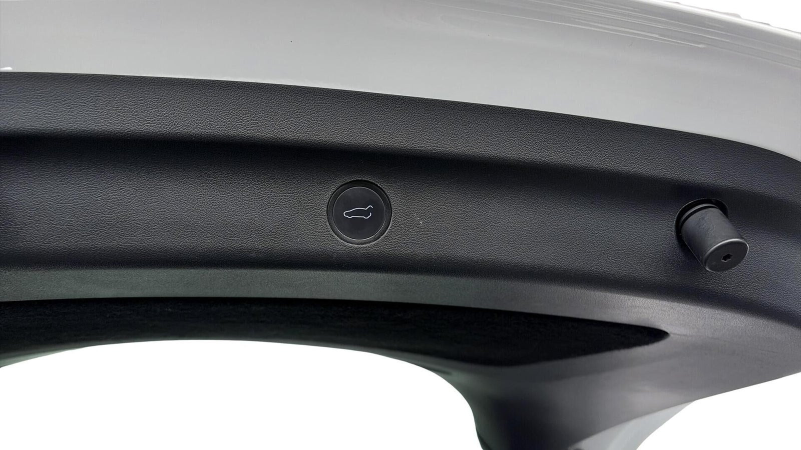 Hvid Tesla Model Y fra 2022