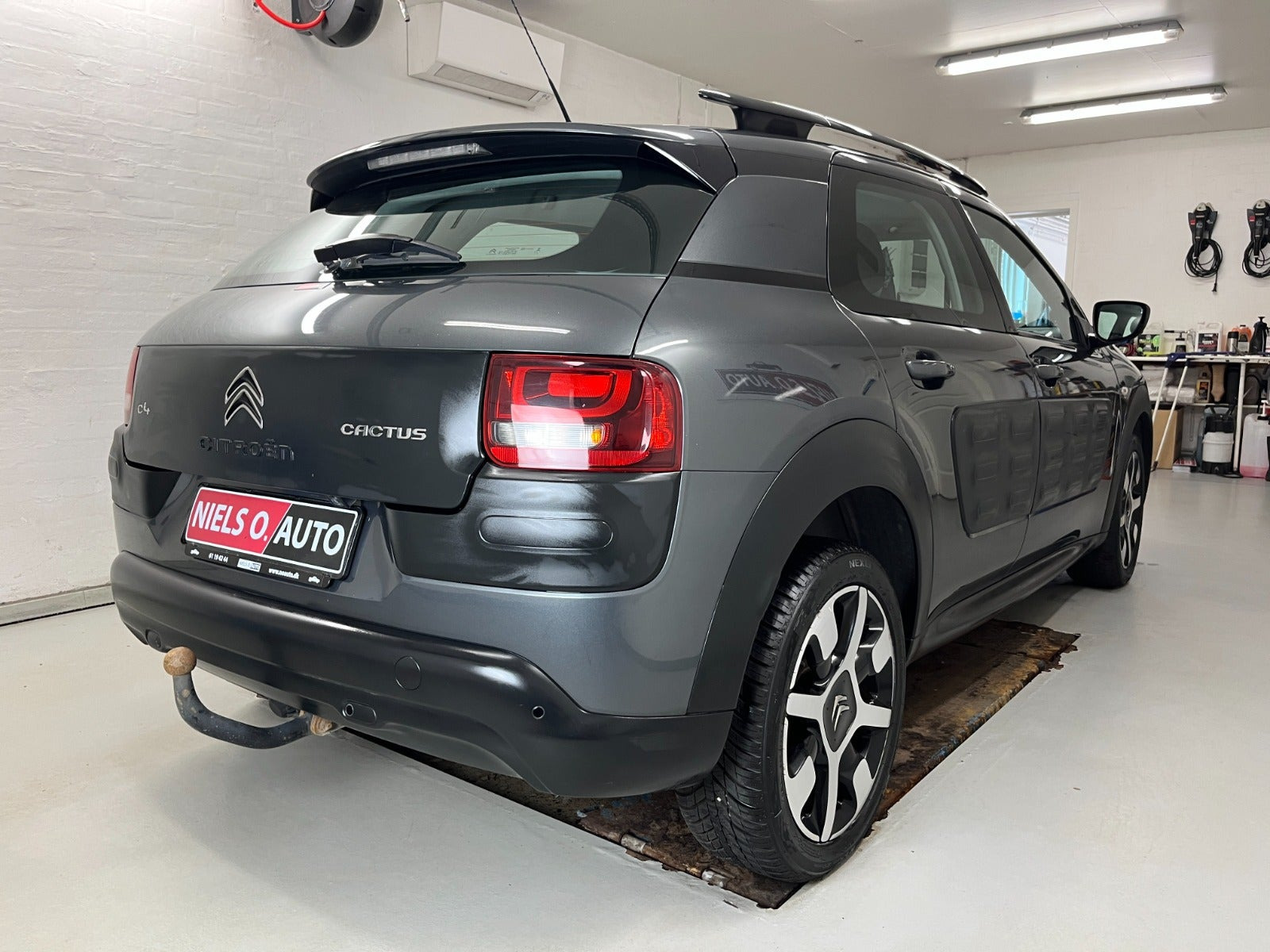 Grå Citroën C4 Cactus fra 2016