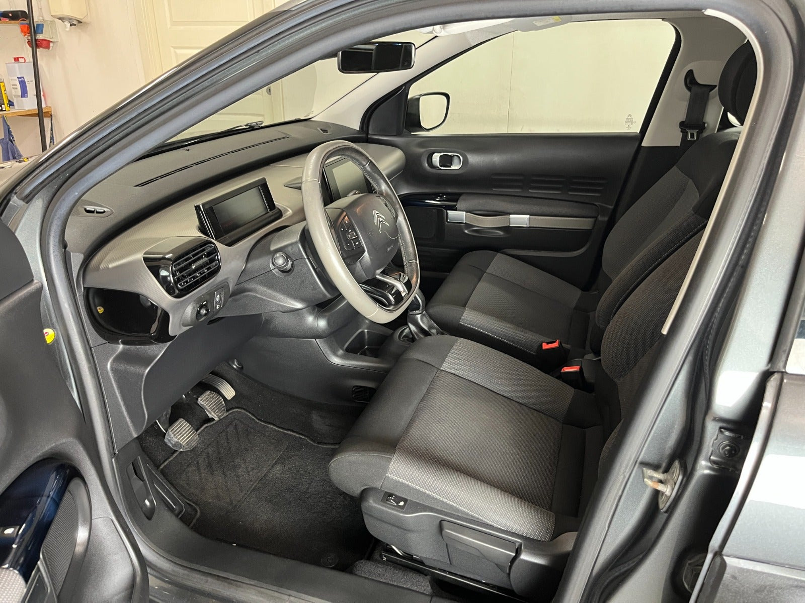 Grå Citroën C4 Cactus fra 2016