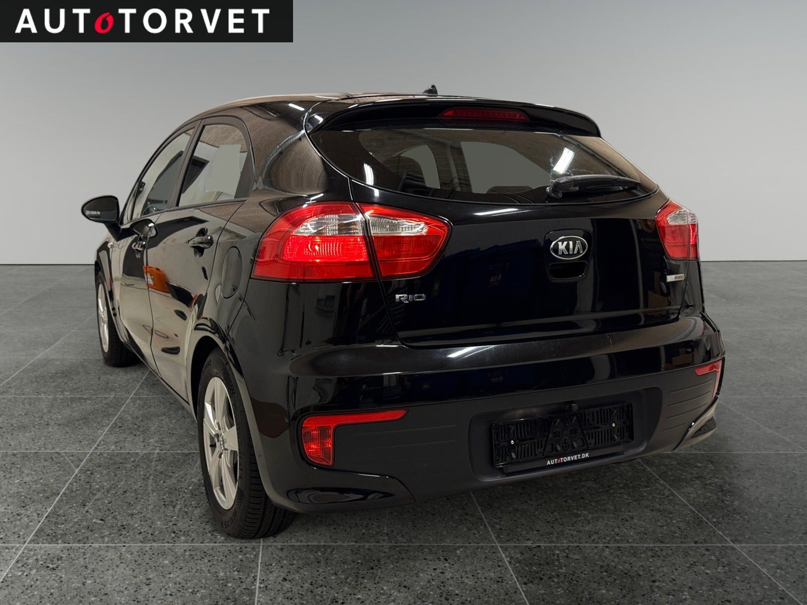 Sort Kia Rio fra 2015