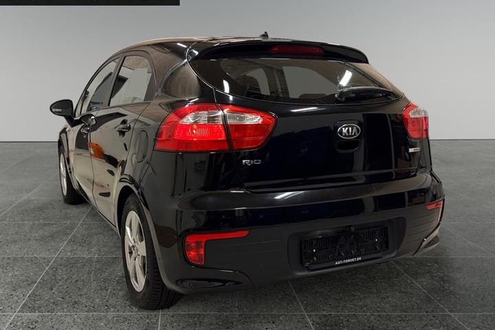 Sort Kia Rio fra 2015