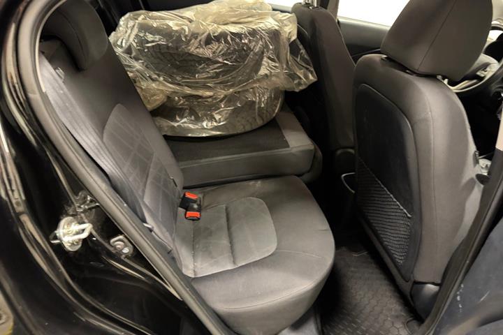 Sort Kia Rio fra 2015