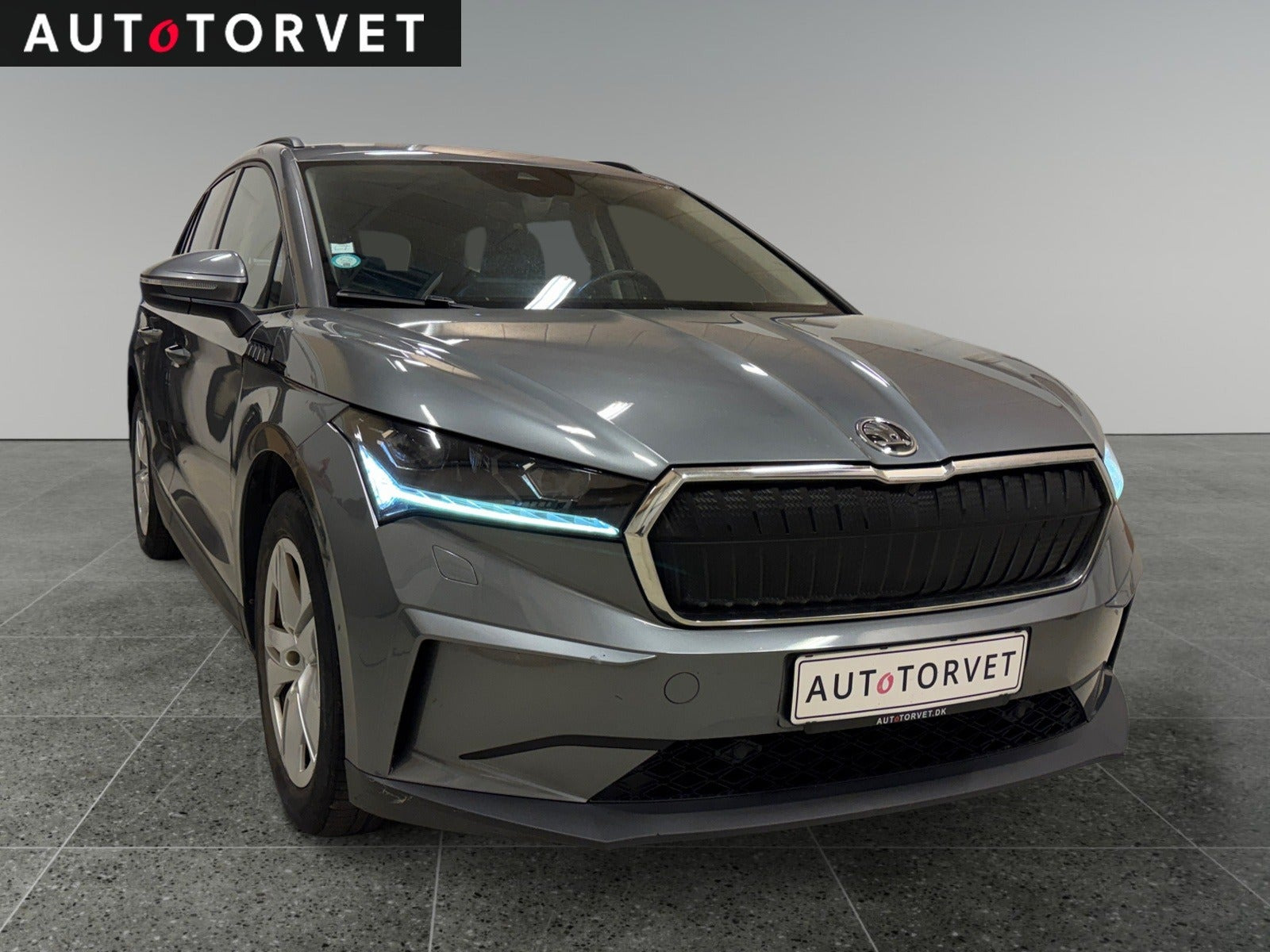Grå Skoda Enyaq fra 2023