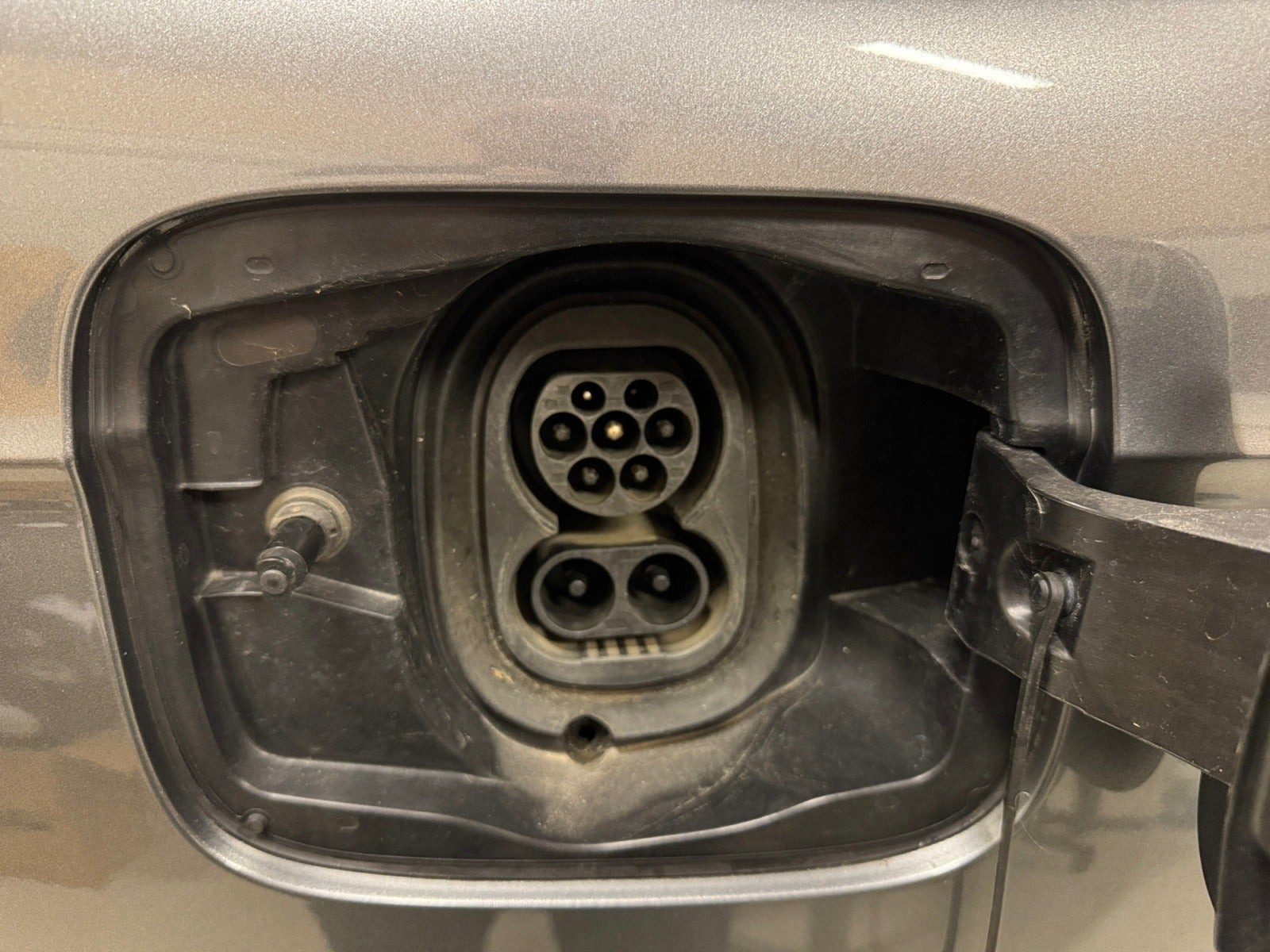 Grå Skoda Enyaq fra 2023