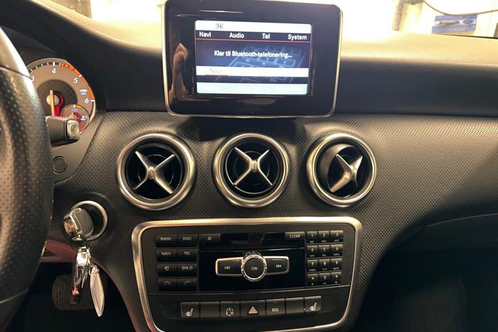 Sort Mercedes A200 fra 2013