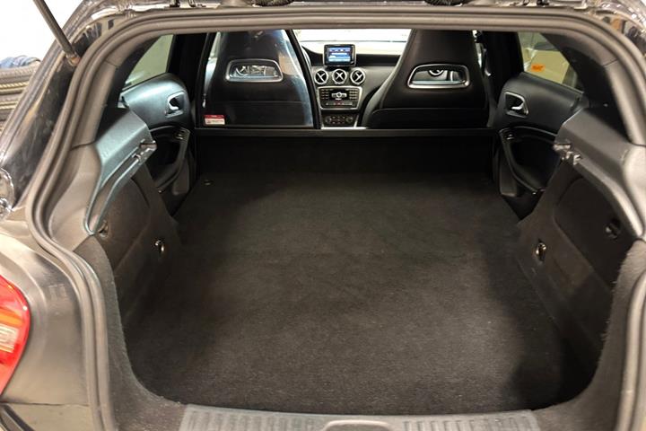 Sort Mercedes A200 fra 2013