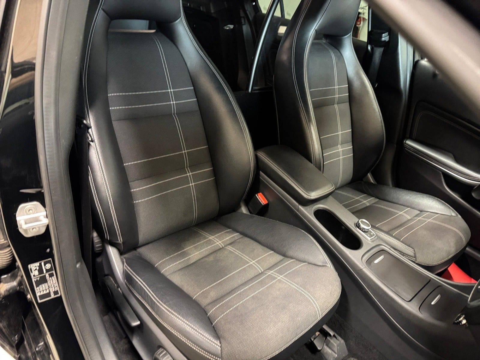 Sort Mercedes A200 fra 2013