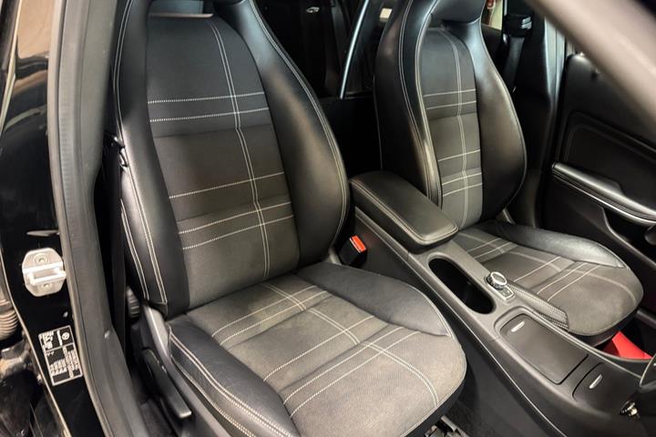 Sort Mercedes A200 fra 2013