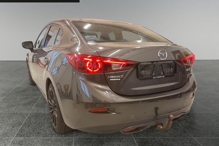 Grå Mazda 3 fra 2016