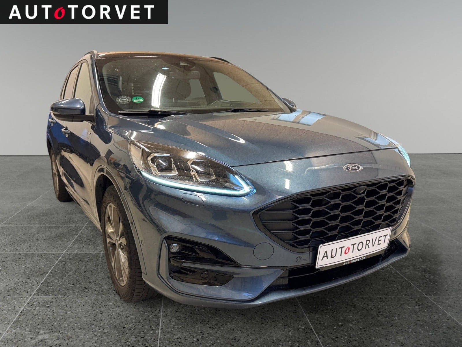 Blå Ford Kuga fra 2020