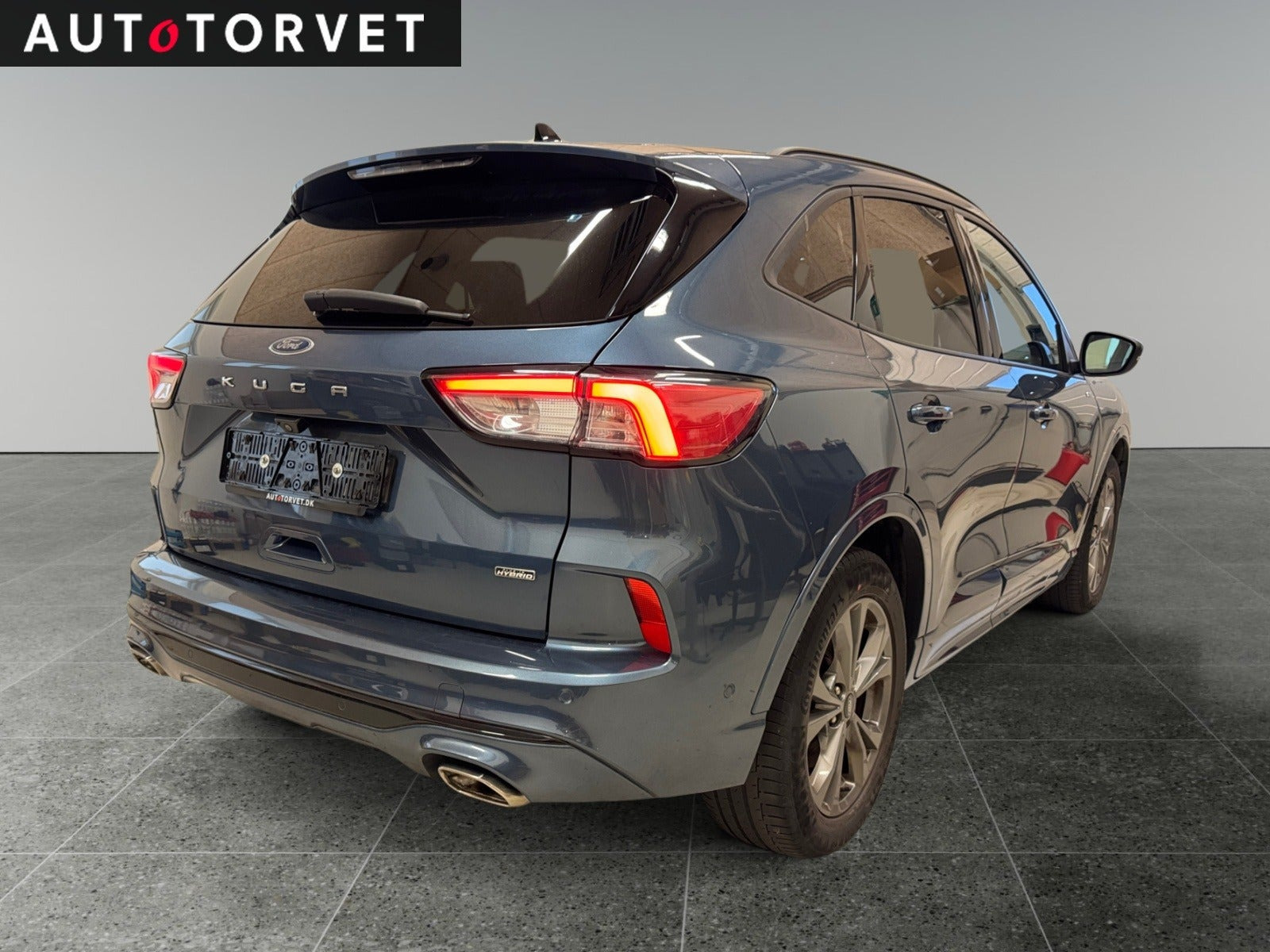 Blå Ford Kuga fra 2020