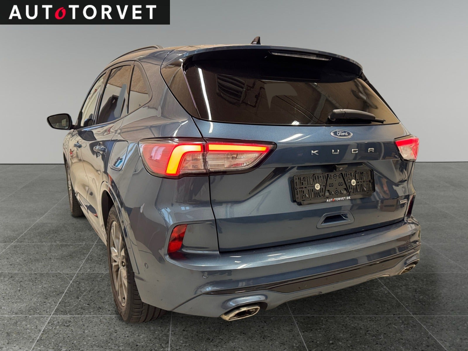 Blå Ford Kuga fra 2020