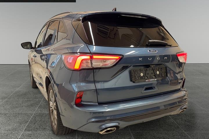 Blå Ford Kuga fra 2020