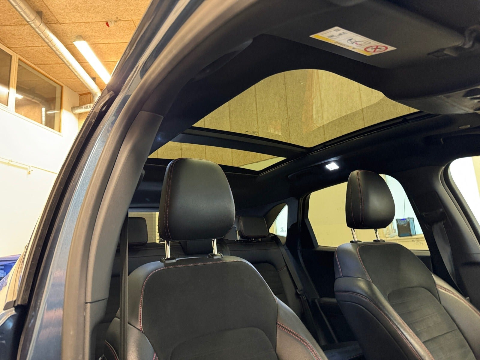 Blå Ford Kuga fra 2020