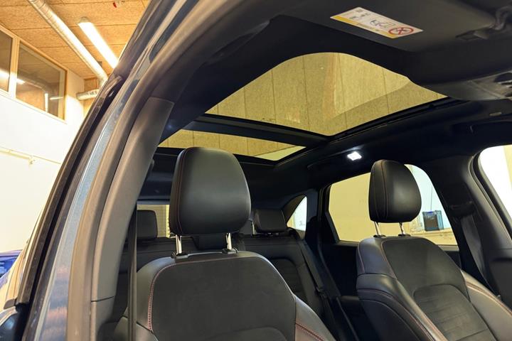 Blå Ford Kuga fra 2020