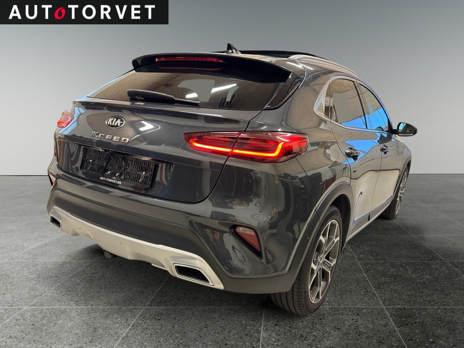 Grå Kia XCeed fra 2021