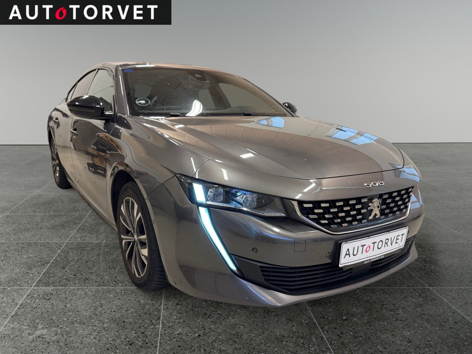 Grå Peugeot 508 fra 2020