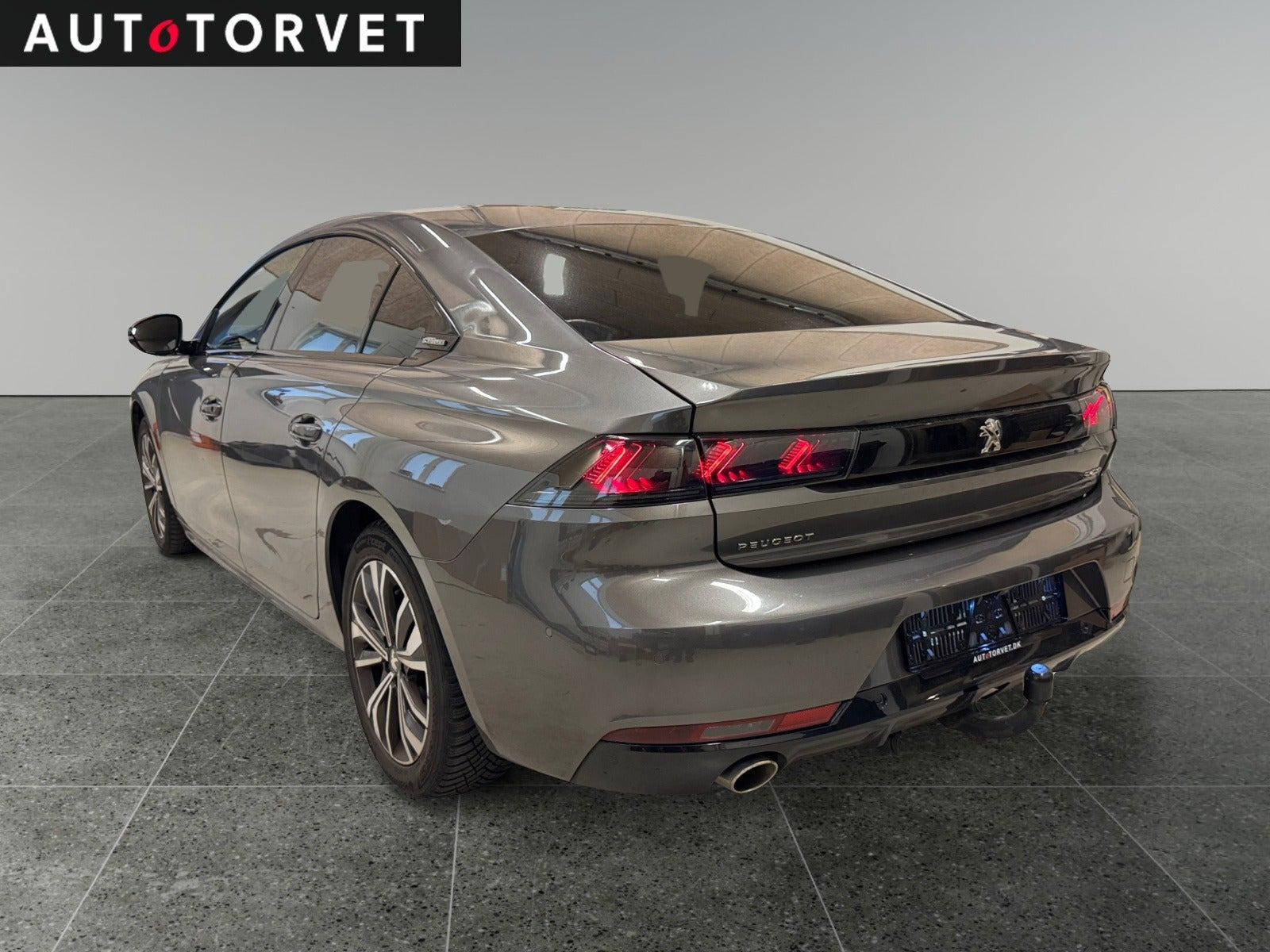 Grå Peugeot 508 fra 2020