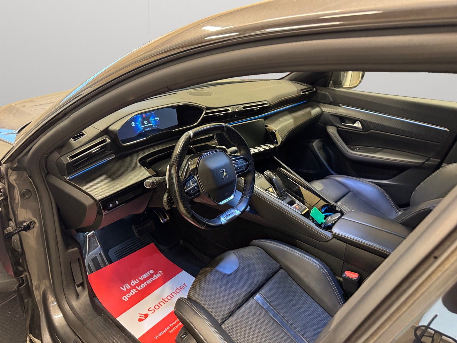 Grå Peugeot 508 fra 2020