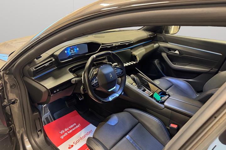 Grå Peugeot 508 fra 2020