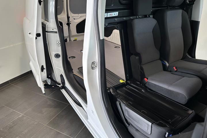 Hvid Peugeot Partner fra 2020