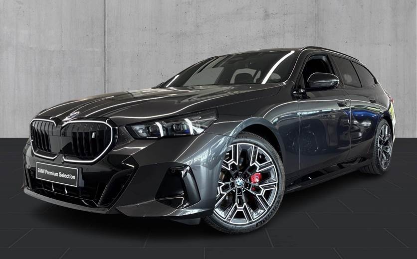 BMW i5 eDrive40 Touring Fully Charged M-Sport