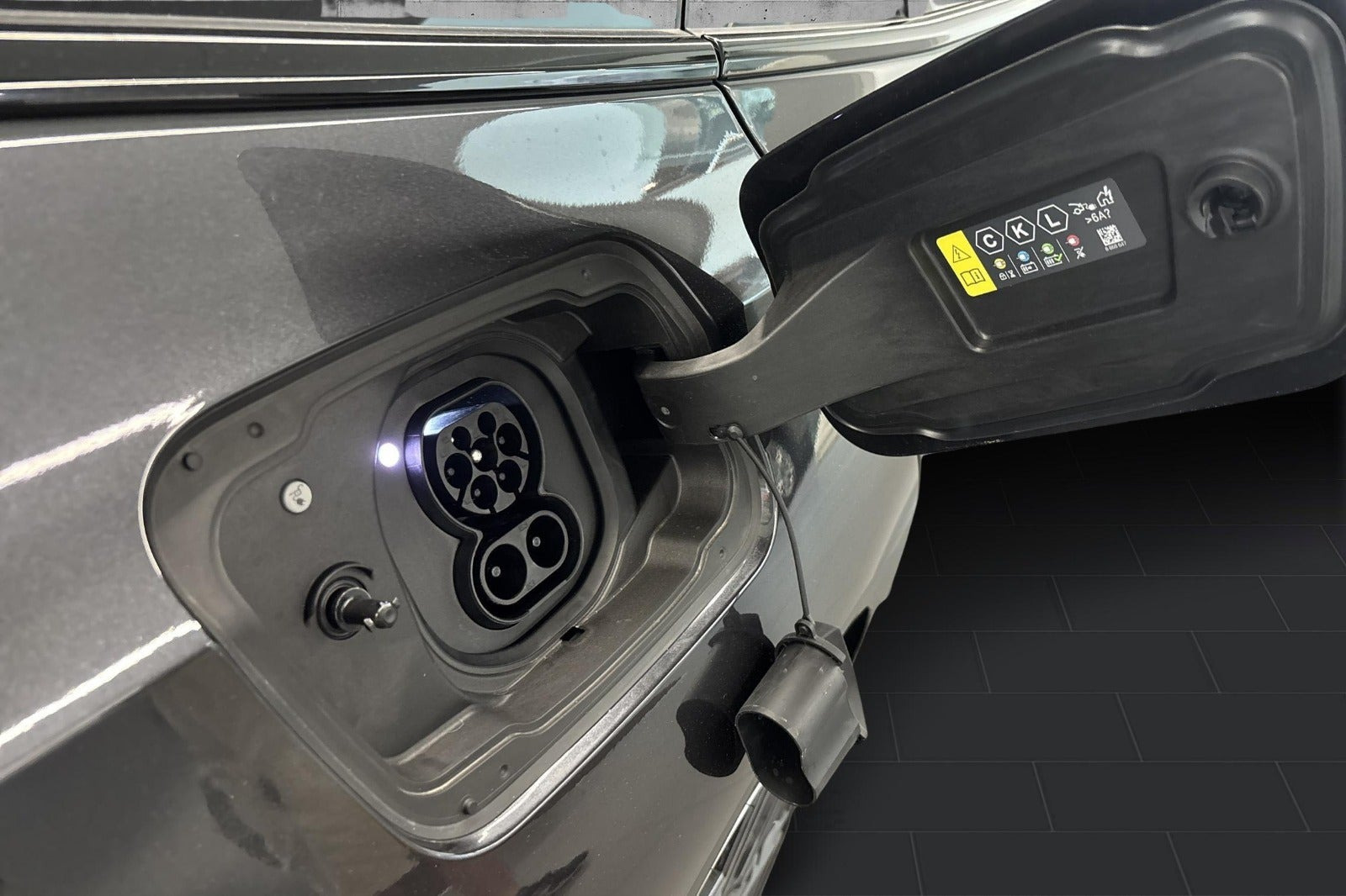 Grå BMW i5 fra 2026