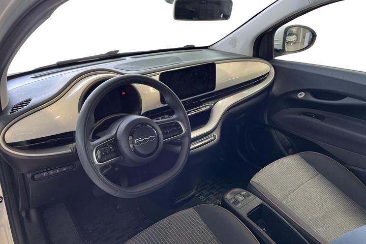 Hvid Fiat 500e fra 2022