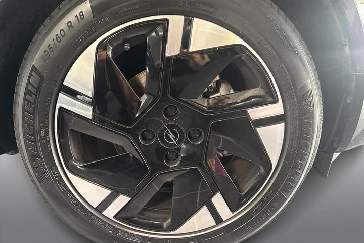 Sort Opel Mokka-e fra 2025