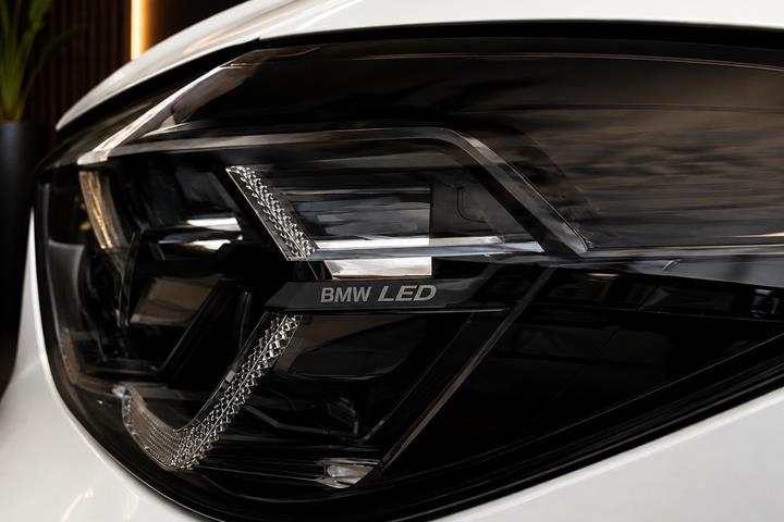 Hvid BMW iX3 fra 2022