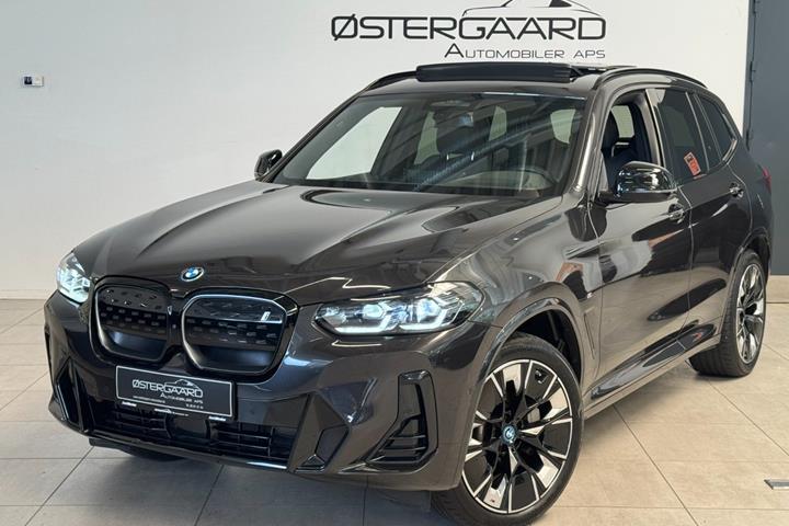 Grå BMW iX3 fra 2024