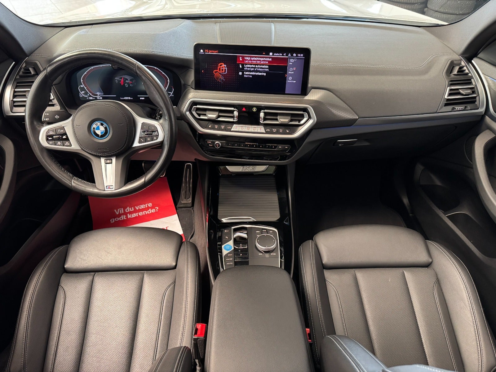 Hvid BMW iX3 fra 2024