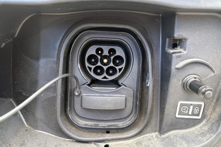 Grå Citroën ë-C4 fra 2025